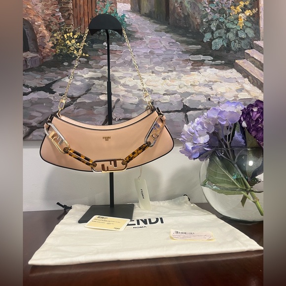 🌸NWT🌸 Fendi O’Lock Swing Bag - Picture 1 of 6